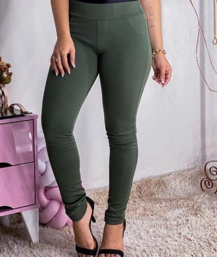 Calça de malha importada