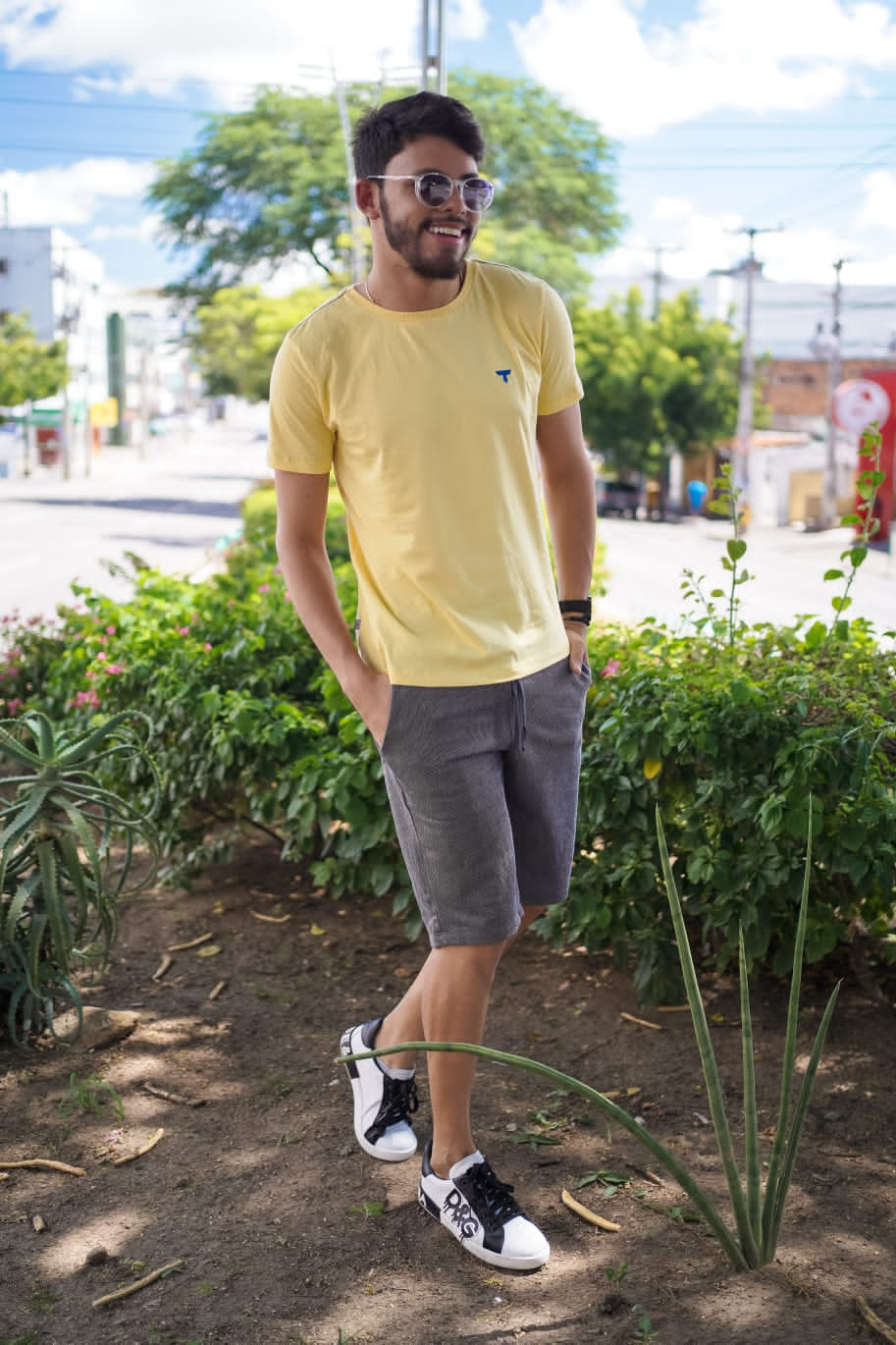 Bermudas Moleton e camisas